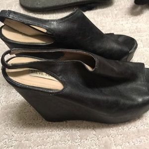 Steve Madden black wedges